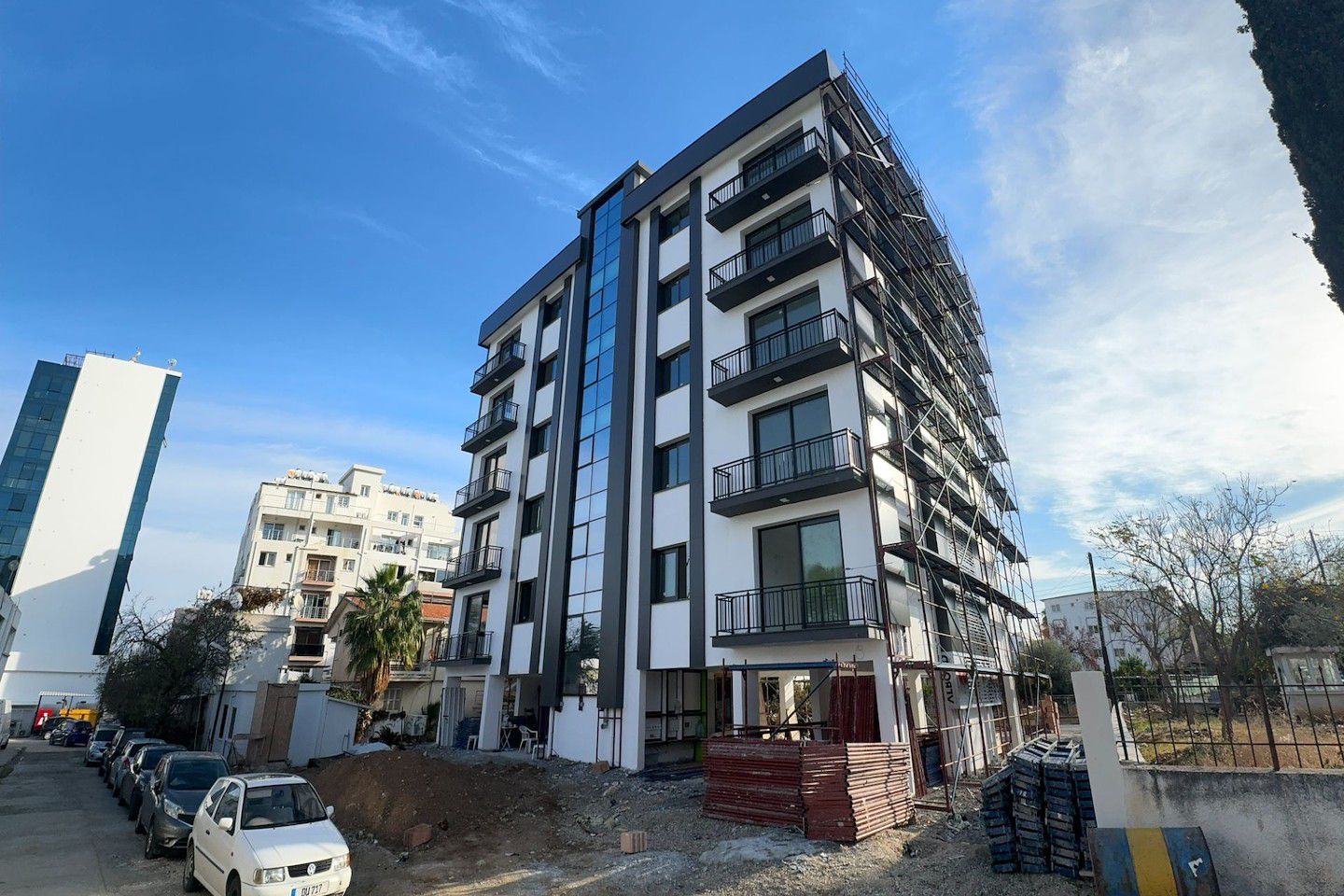 North Cyprus Three Bedrooms Apartment in Kyrenia City Center Photo 4