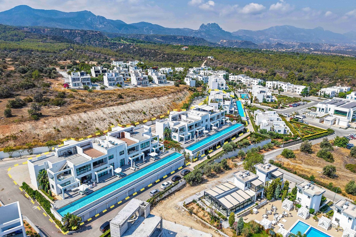 Bastaslar Construction Infinity - Mountain Side Foto 3