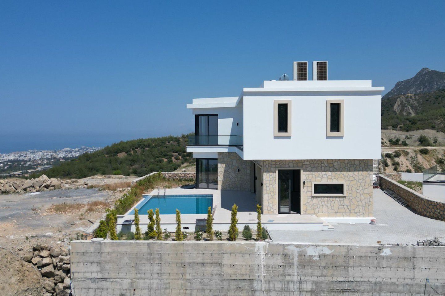 North Cyprus Five Bedroom Luxury Villa in Karmi (No 4) Photo 8