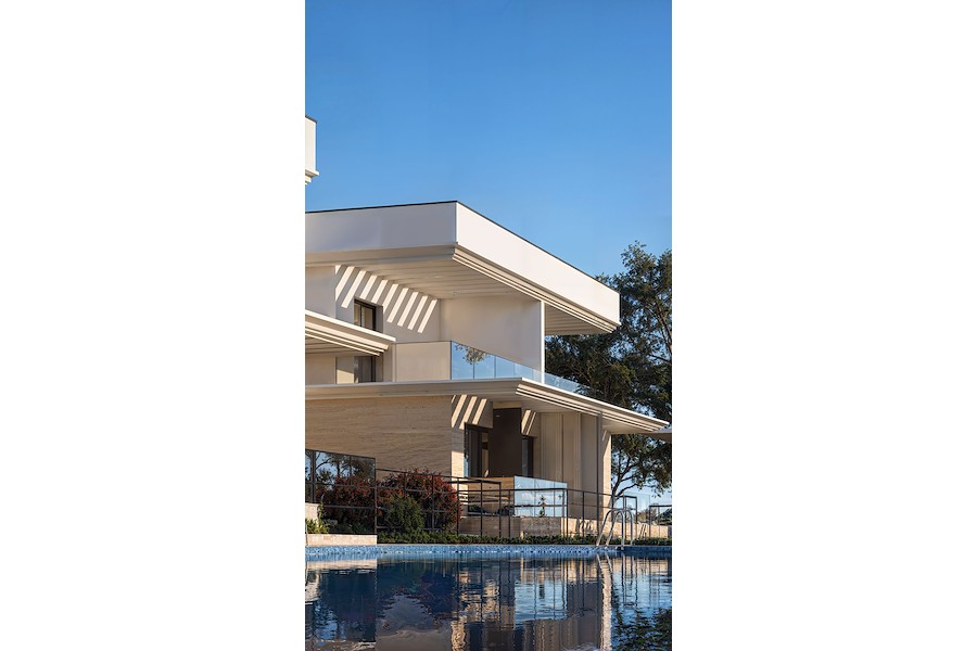Mağusa Üç Yatak Odalı Yarı Müstakil Villa