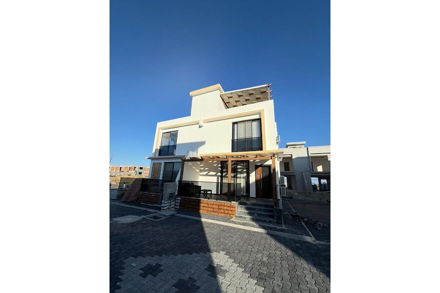 İskele Üç Yatak Odalı Villa