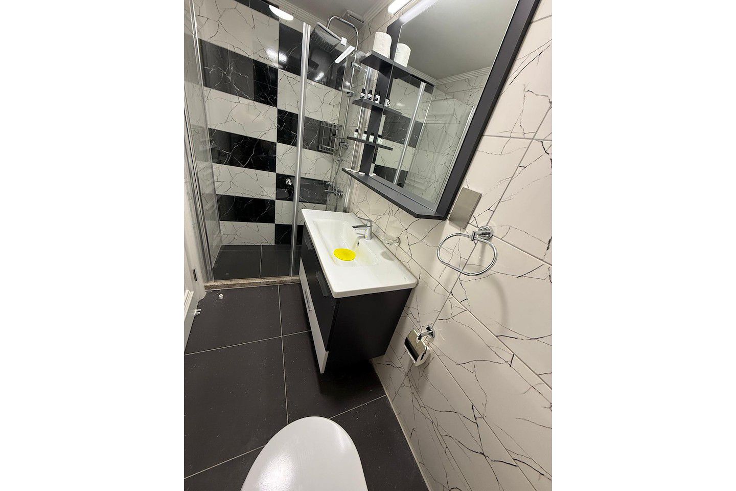 North Cyprus Three Bedroom Apartment in Kyrenia City Center Photo 31