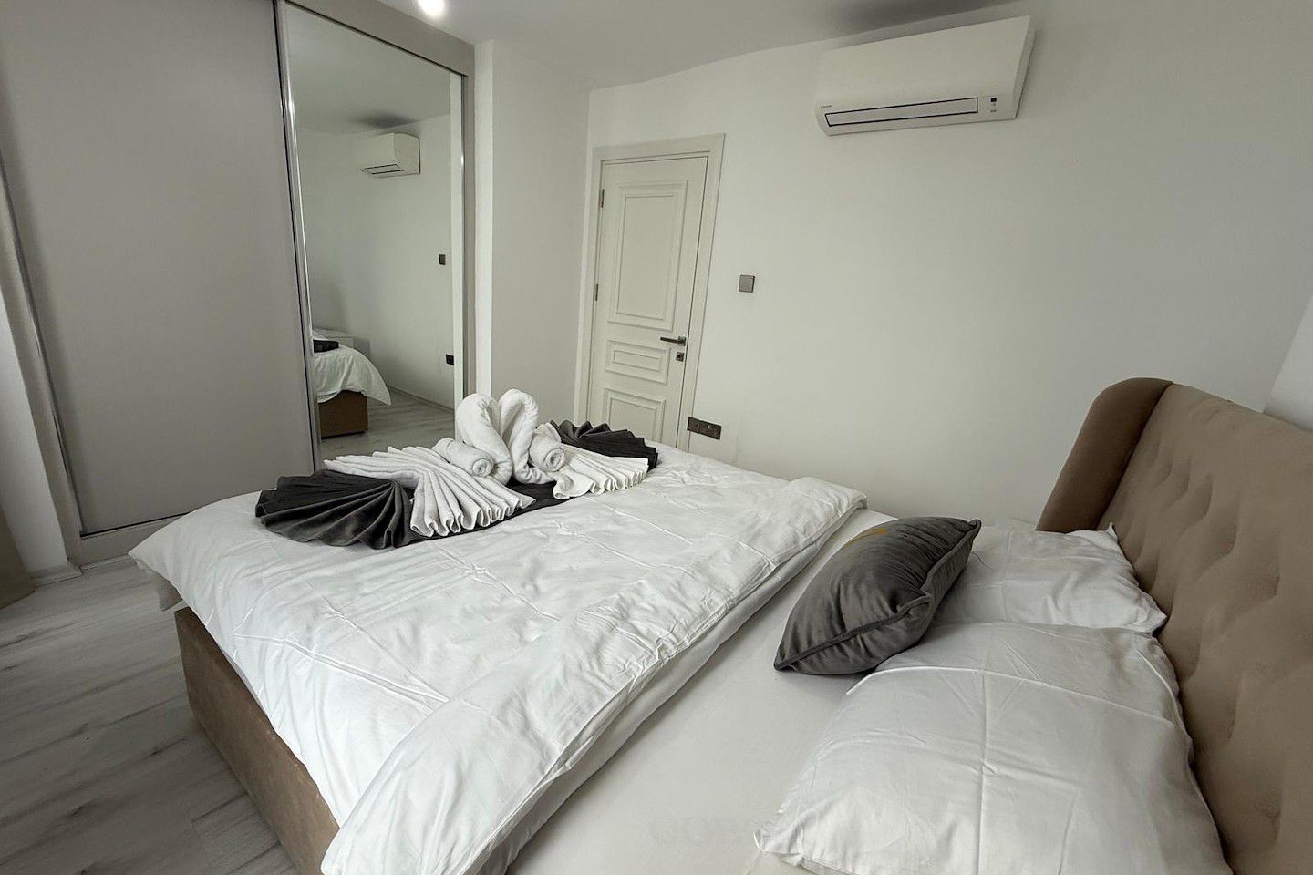 North Cyprus Three Bedroom Apartment in Kyrenia City Center Photo 28