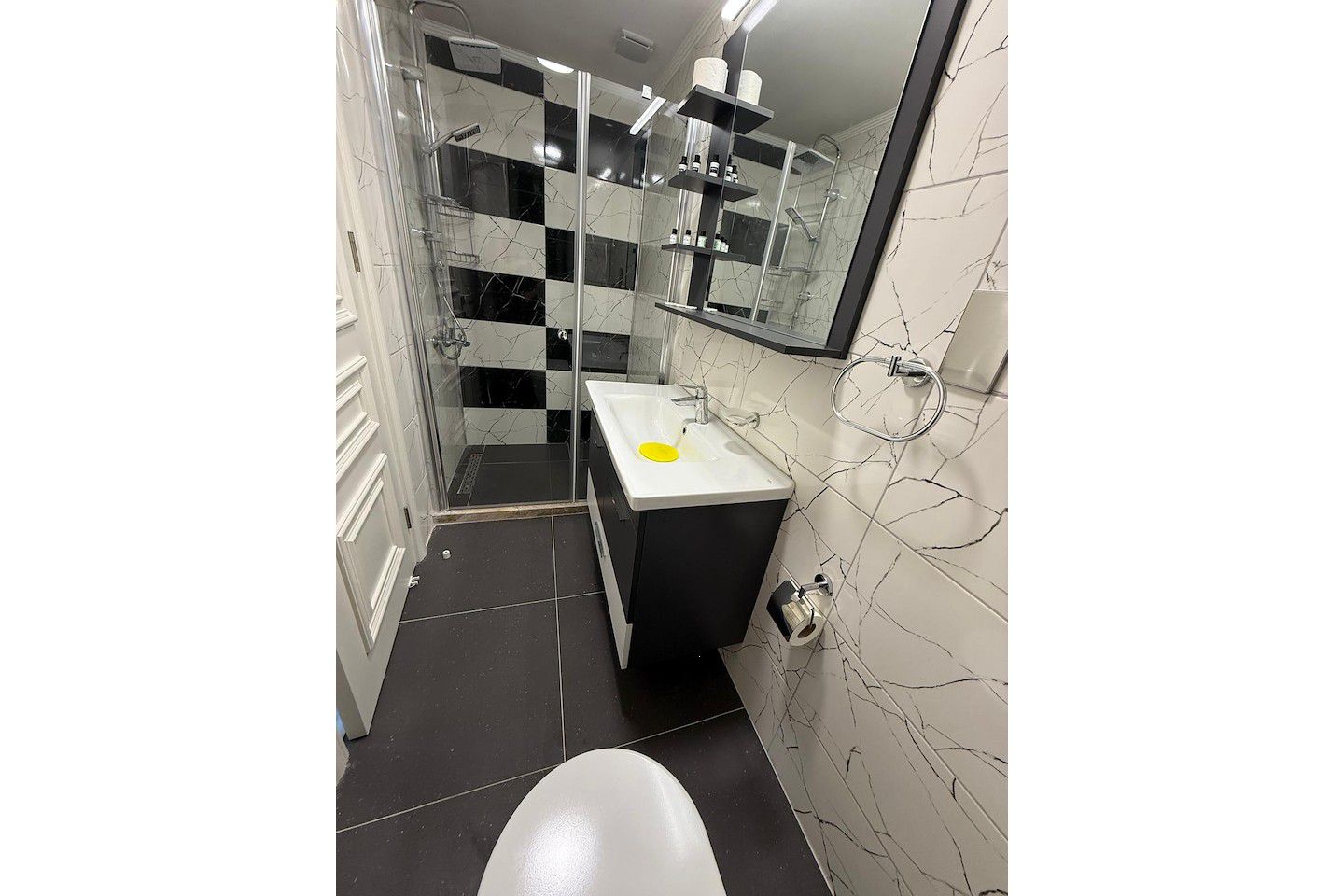 North Cyprus Three Bedroom Apartment in Kyrenia City Center Photo 32