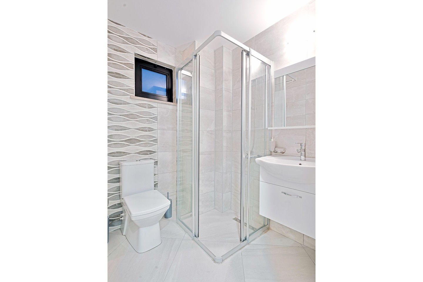 North Cyprus Two Bedroom Apartment in Kyrenia City Center Photo 14