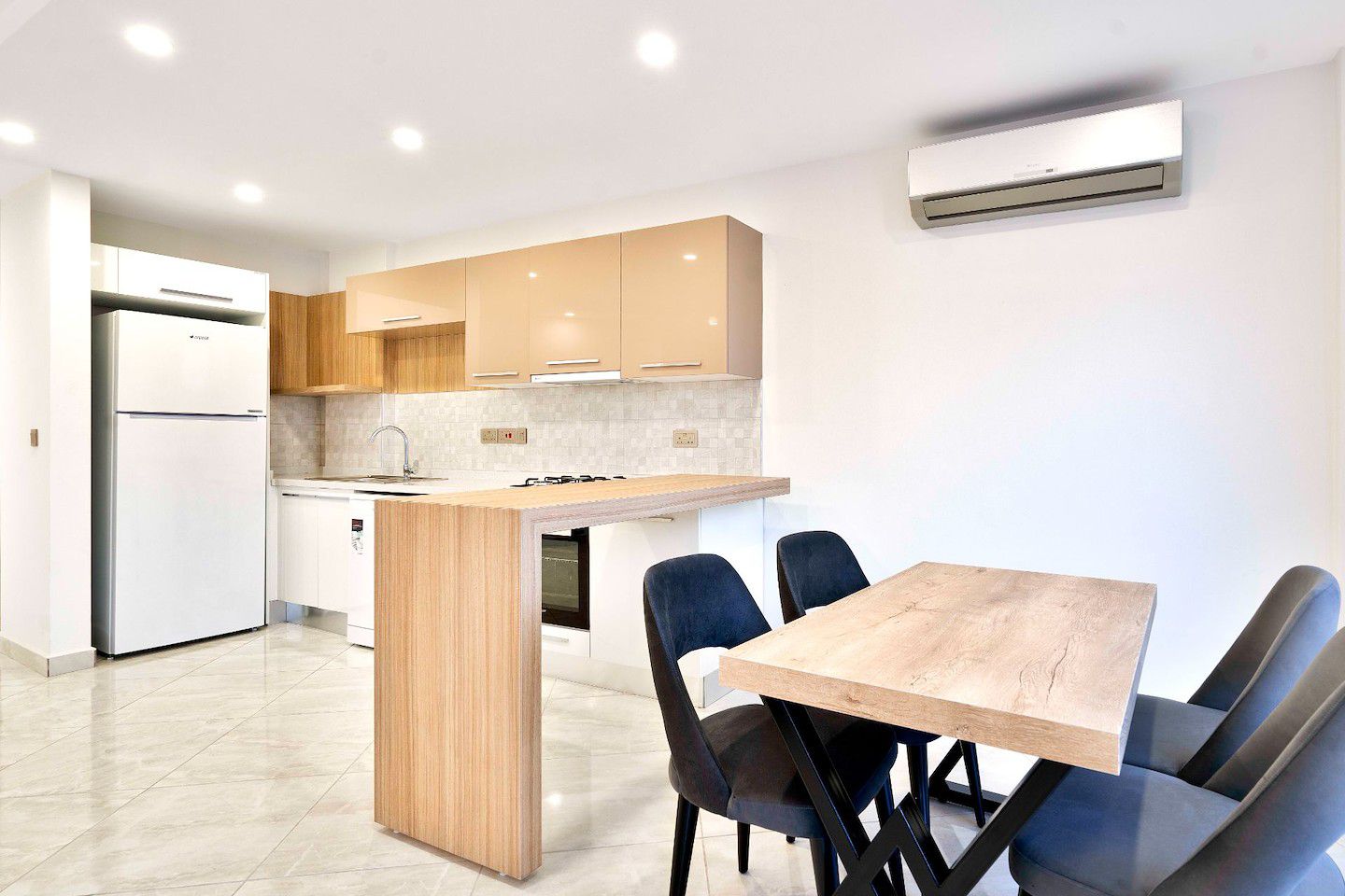 North Cyprus Two Bedroom Apartment in Kyrenia City Center Photo 8