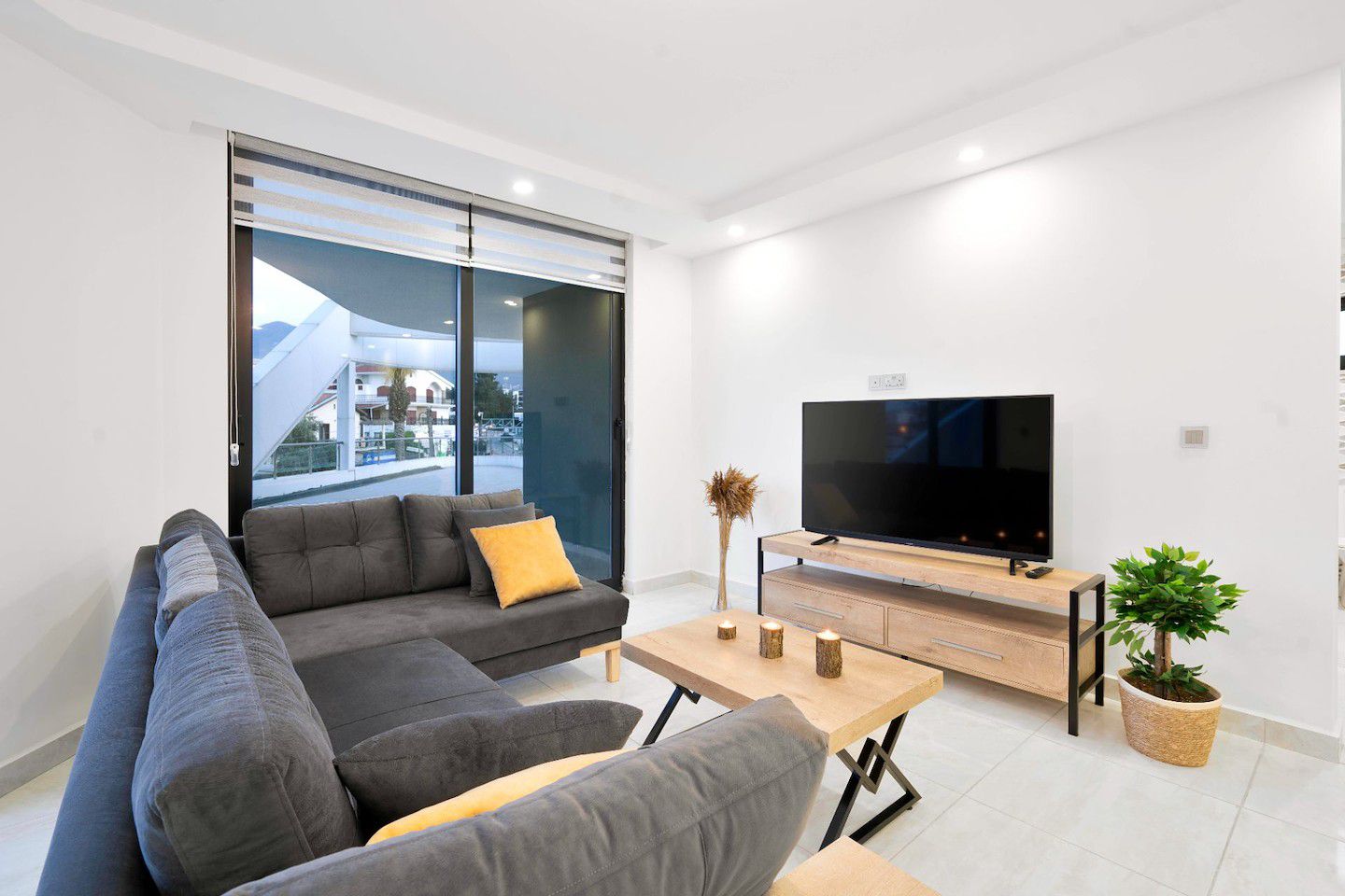 North Cyprus Two Bedroom Apartment in Kyrenia City Center Photo 7