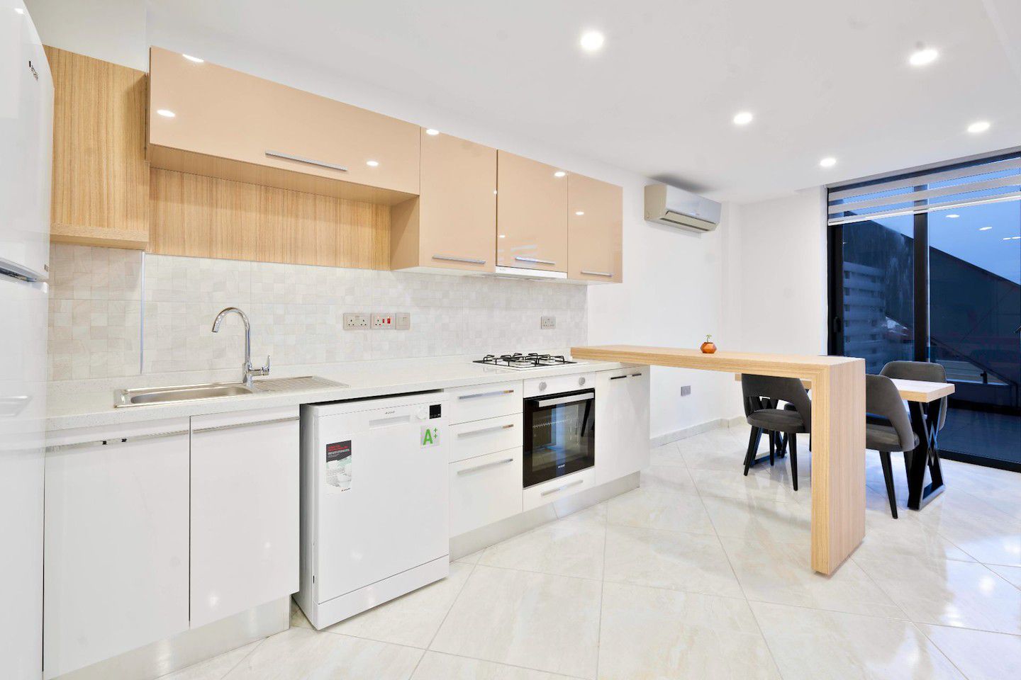 North Cyprus Two Bedroom Apartment in Kyrenia City Center Photo 12