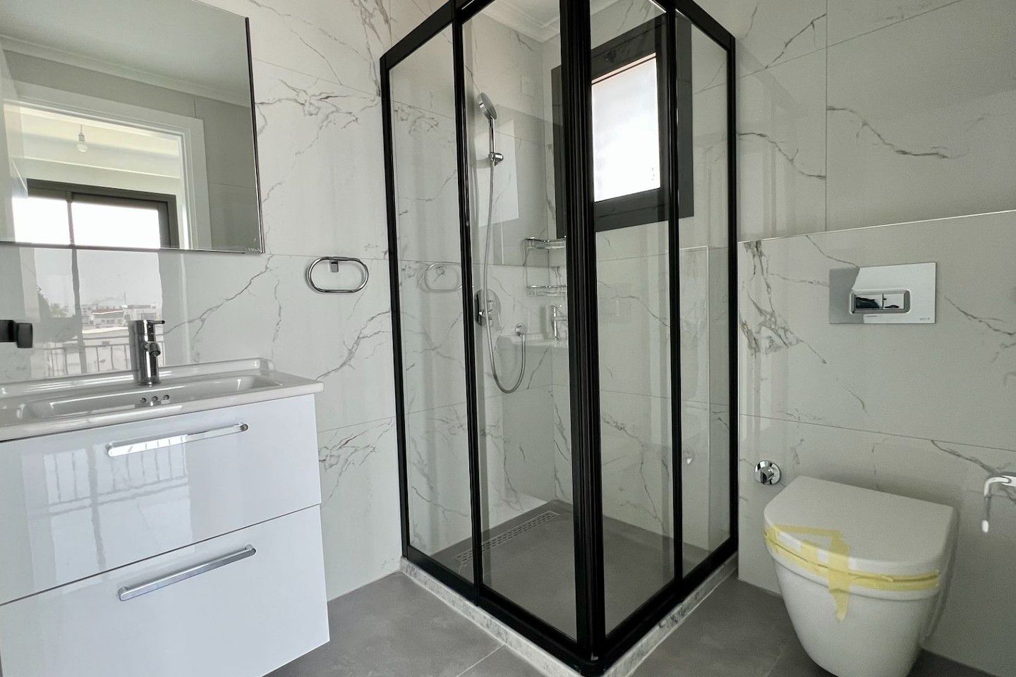 North Cyprus Three Bedrooms Apartment in Kyrenia City Center Photo 17