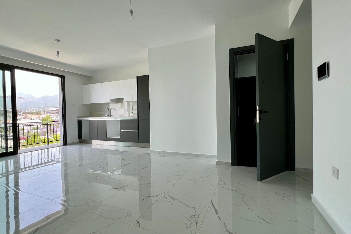 North Cyprus Three Bedrooms Apartment in Kyrenia City Center Photo 11