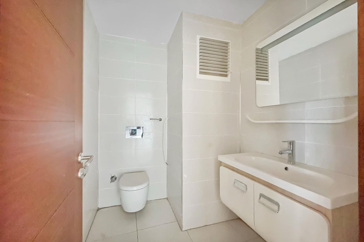 North Cyprus Three Bedroom Apartment in Kyrenia City Center Photo 15