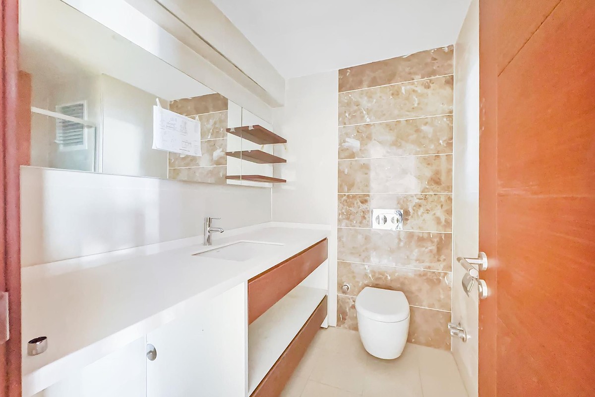 North Cyprus Three Bedroom Apartment in Kyrenia City Center Photo 16