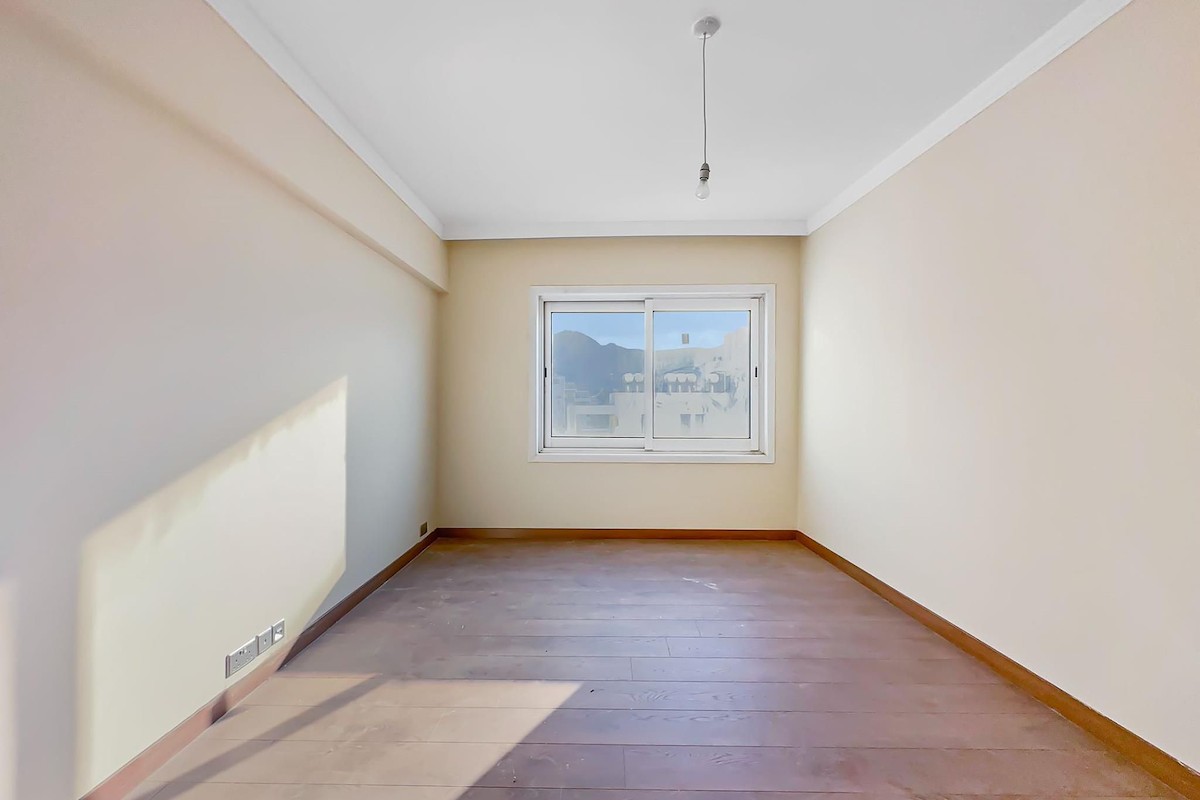 North Cyprus Three Bedroom Apartment in Kyrenia City Center Photo 17