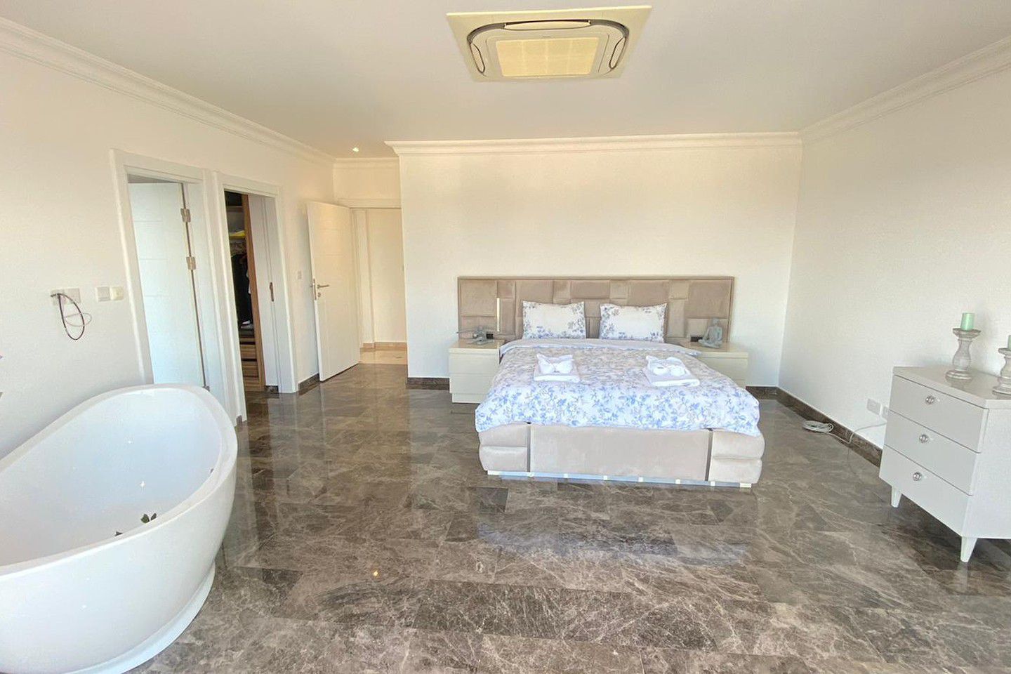North Cyprus Four Bedroom Villa in Esentepe Photo 19