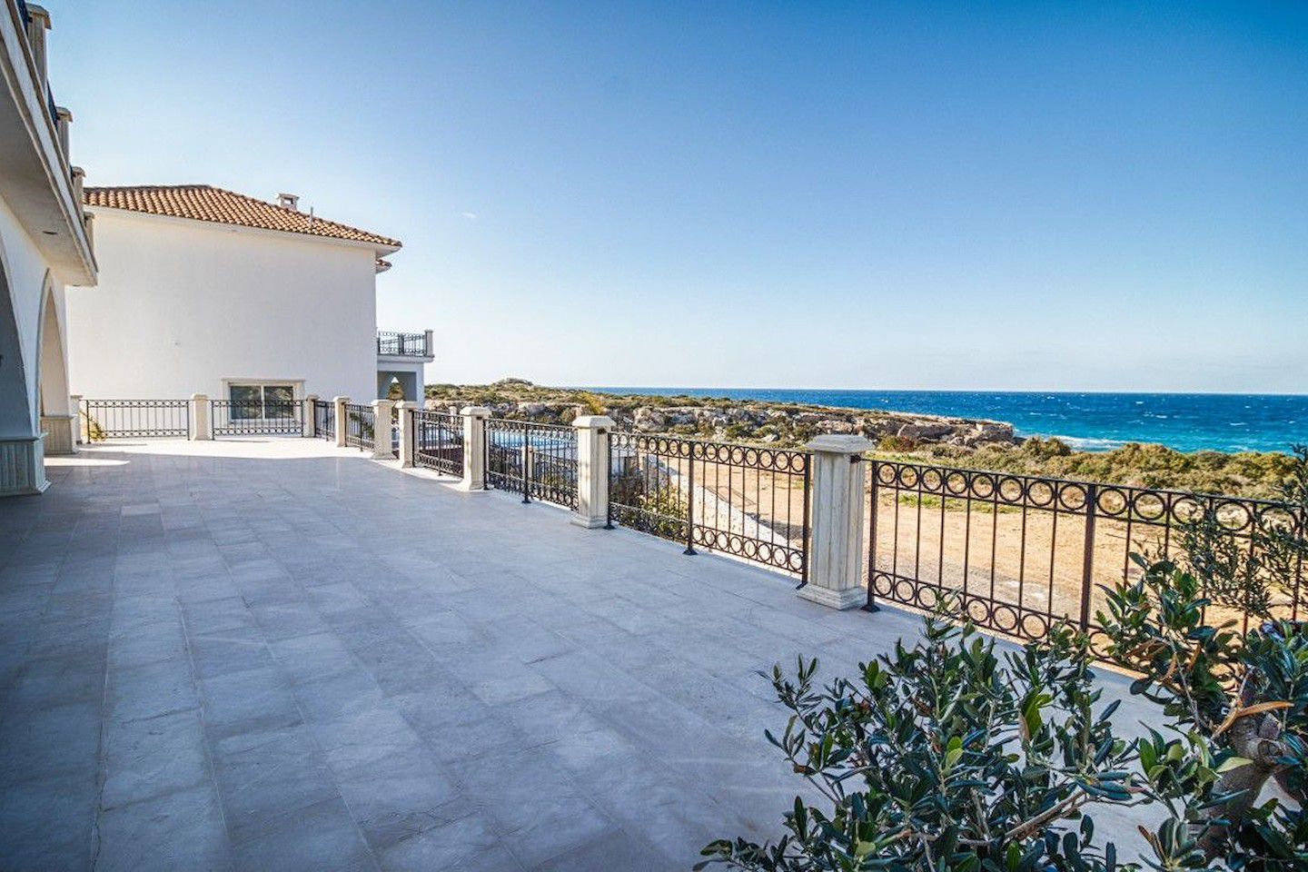 North Cyprus Five Bedroom Villa in Esentepe Photo 4