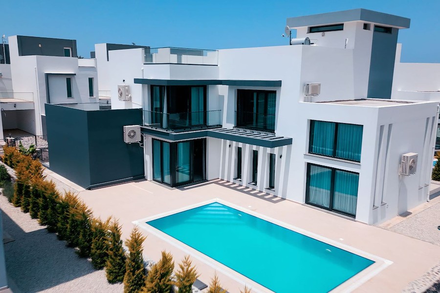 Karşıyaka Dört Yatak Odalı Villa
