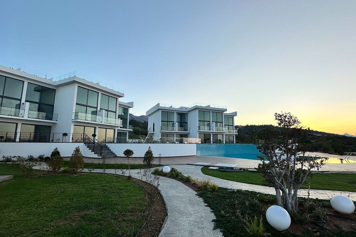 Emperia Developments Siesta Beachfront Foto 3
